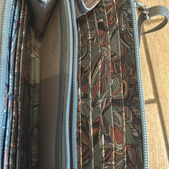 Sakroots Gray Olympic Smartphone Crossbody Purse Wristlet Wallet Art For A Cause - Picture 4 of 6